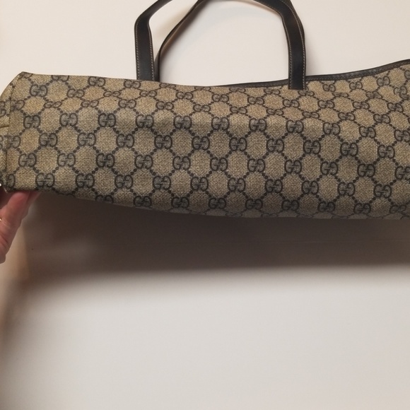 Gucci Monogram Shoulder Bag - Picture 4 of 8